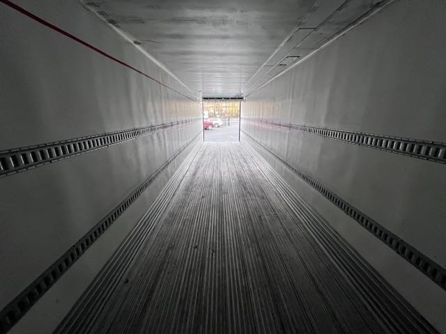 2018 UTILITY 53' TANDEM AIR RIDE SWING DOOR REEFER 9046756957